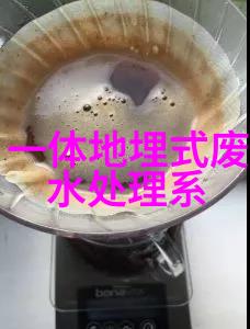 碧波荡漾中的钢铁巨龙